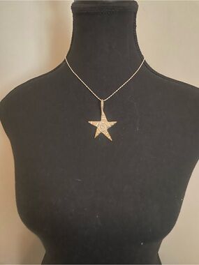 Gold Star Pendant Necklace - Women's Jewelry